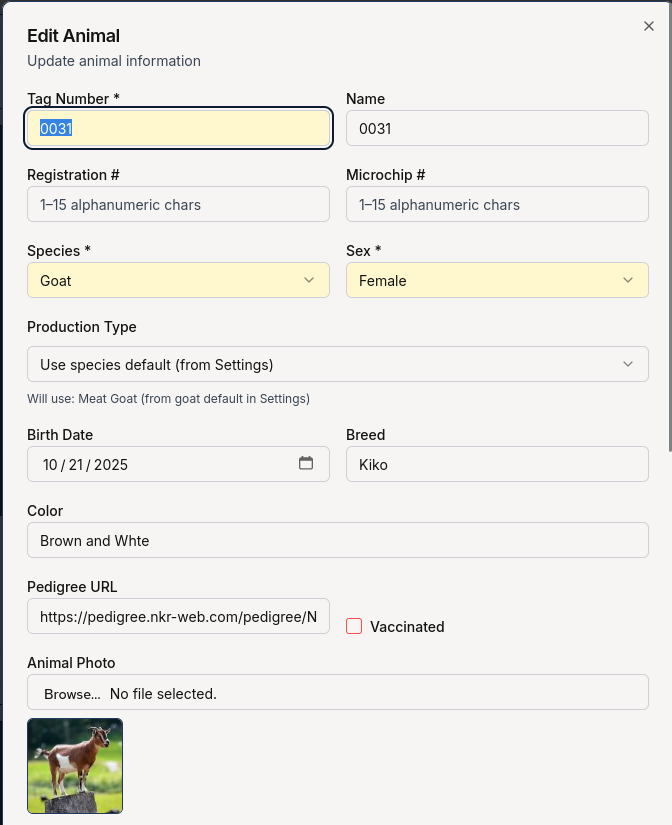 PeakHerds animal cards showing notes and status for quick field review